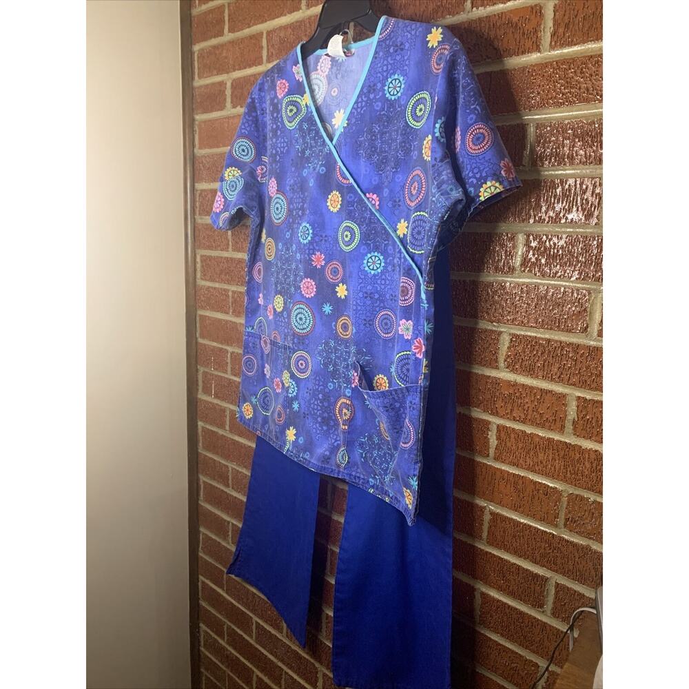 Jasco Uniform Women’s Scrub Set Top Pants Geo Medallion Blue Small